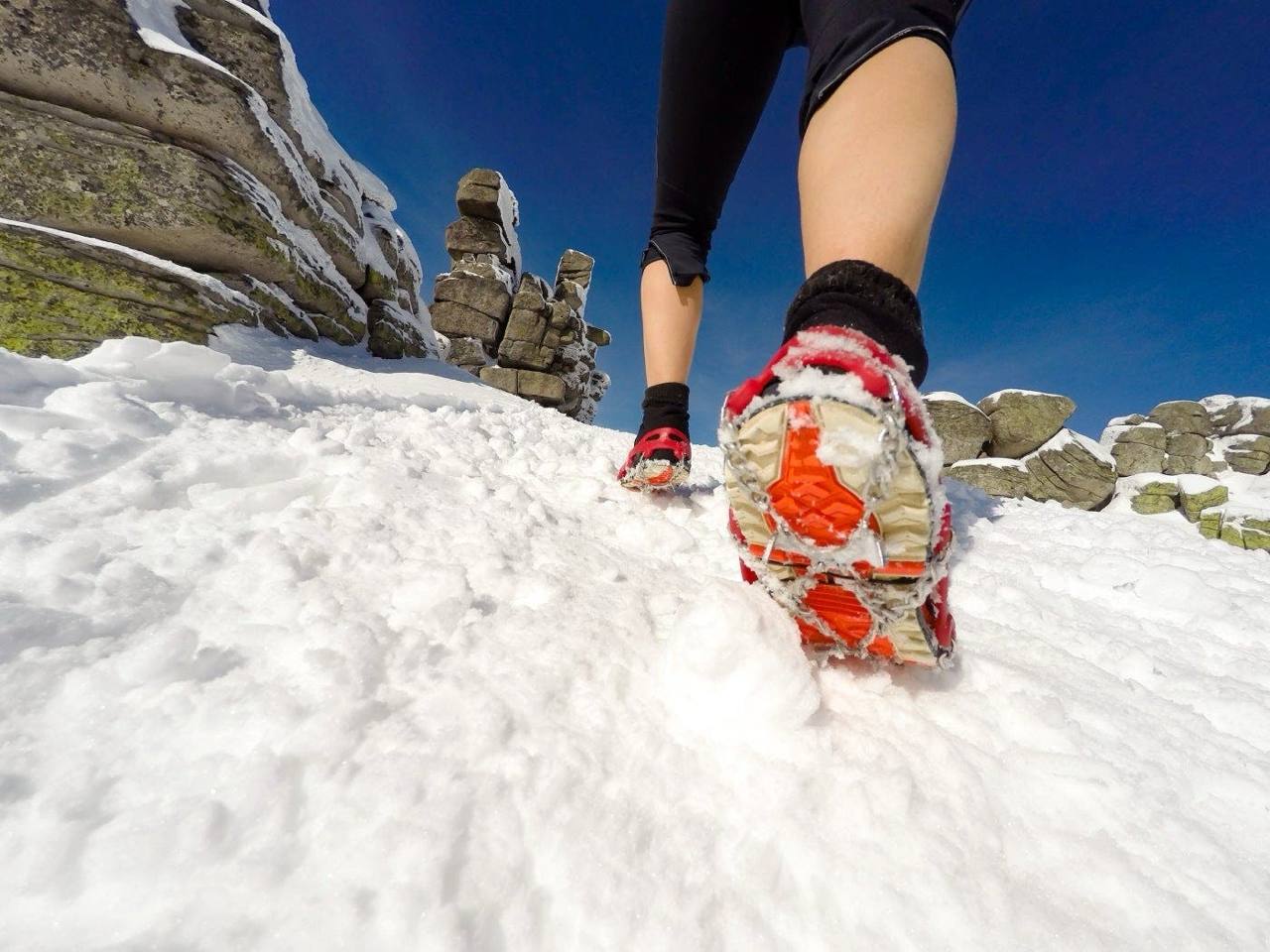 Winter Running: Gear, Traction & Safety Tips