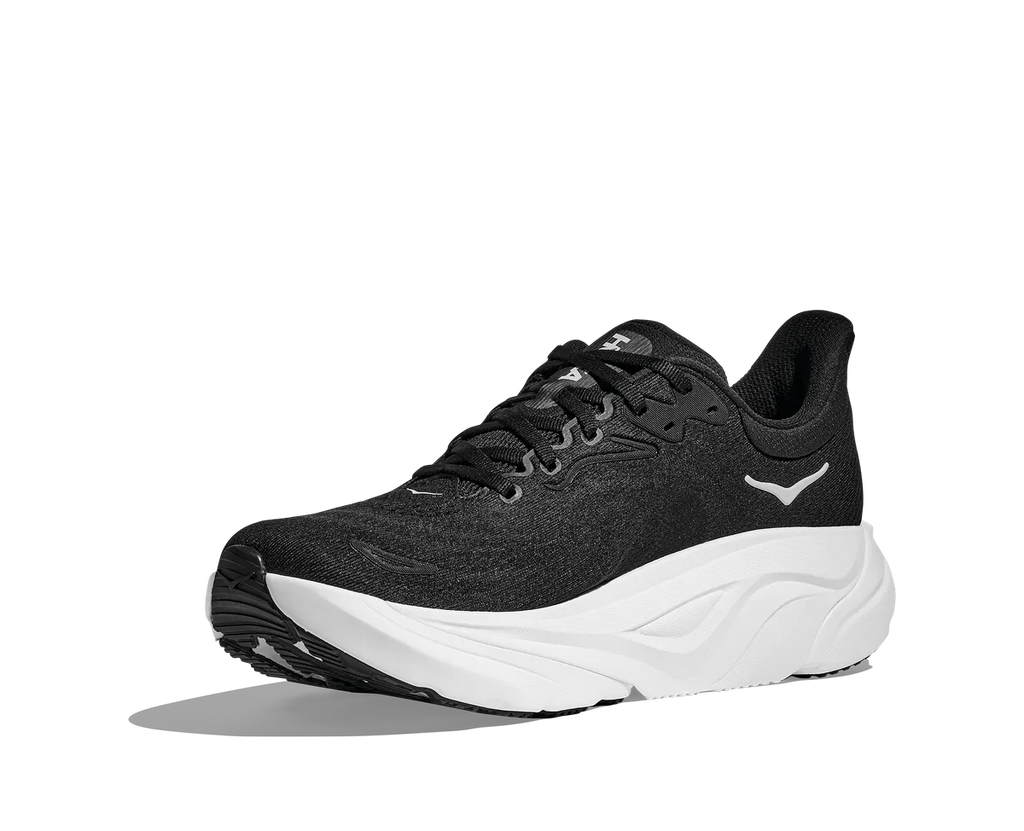 HOKA M ARAHI 8 BLACK / WHITE