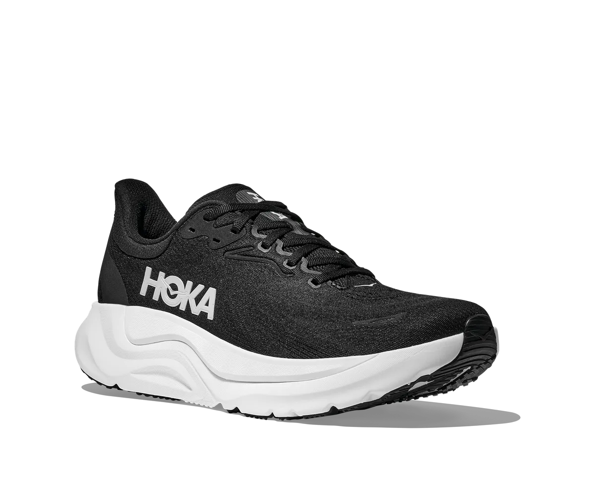 HOKA M ARAHI 8 BLACK / WHITE